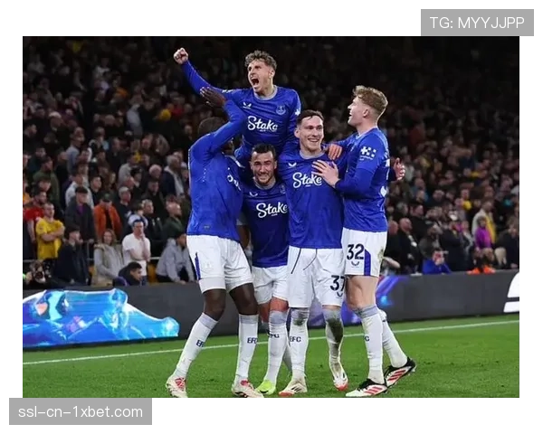 曼联已和埃弗顿后卫布兰斯韦特团队进行会谈